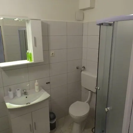 Job Apartment Split